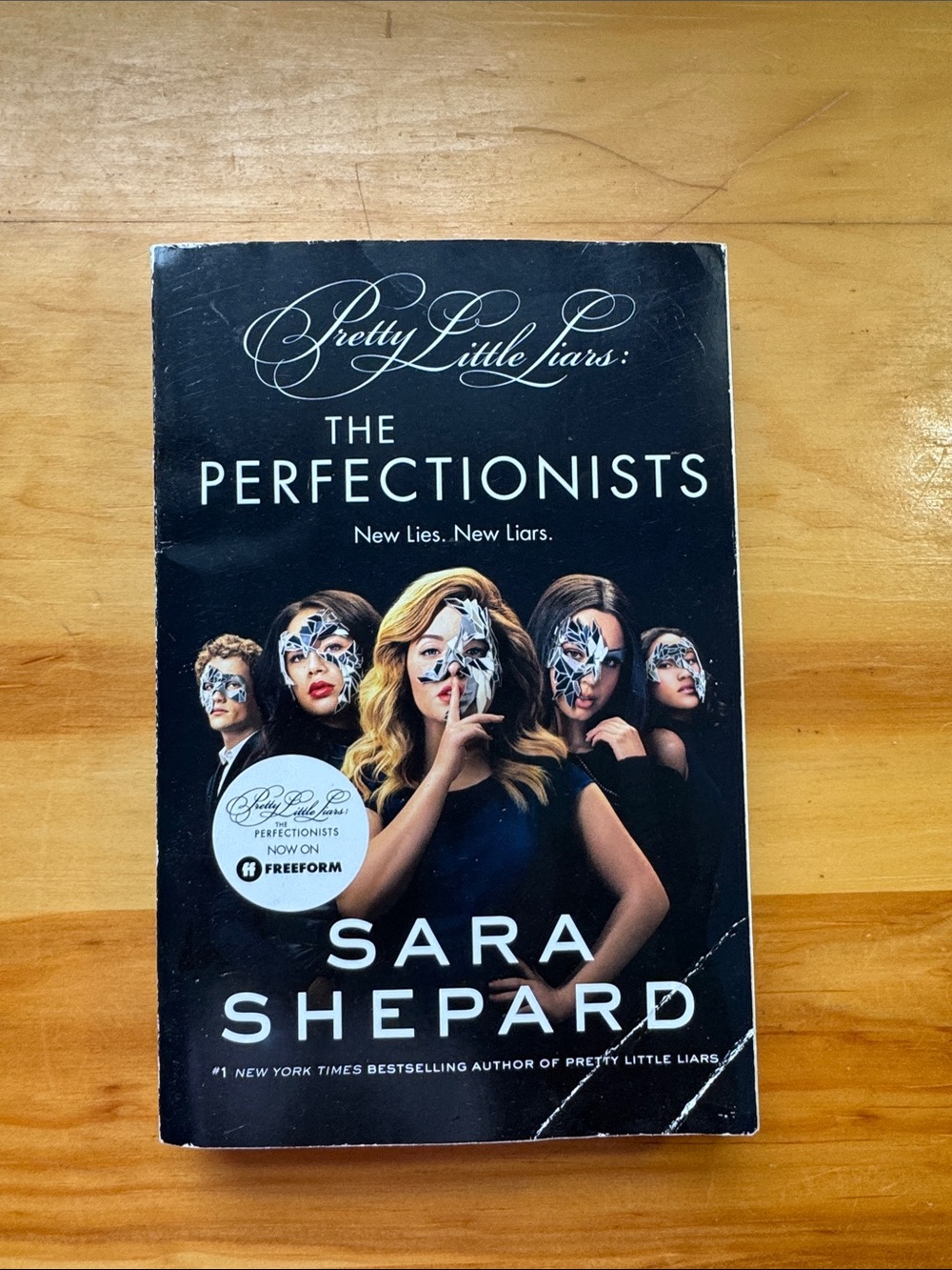 📚2/$6 The Perfectionists #1 in Series